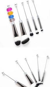 Detail of 8-piece DIY beaded makeup brush set with gradient bristles and jewel decoration