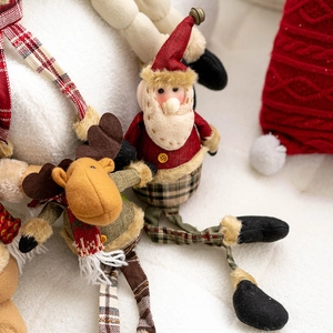 Christmas plush Santa and reindeer figurines made of knitted fabric for holiday home decor