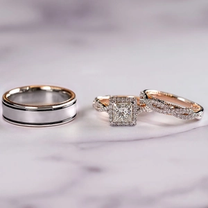 Luxury 3-piece wedding ring set in rose gold and silver with sparkling cubic zirconia