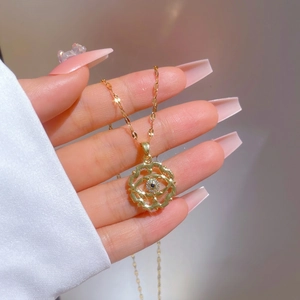 Collana occhio del diavolo dorata con pendente in zircone blu su catena lucida