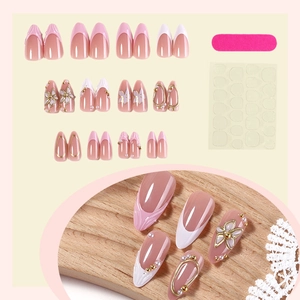 Faux ongles amande 3D à fleurs avec dégradé rose violet et détails en perles