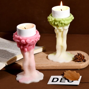 Juego de portavelas artístico fluido en rosa y verde con velas de té blancas