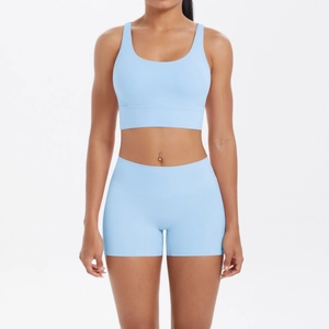 Ensemble de yoga bleu clair pour femme avec brassière et short taille haute