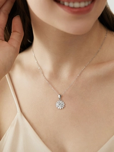 Wunderschöne S925 Silber Moissanit Blumen Anhänger Halskette Nahaufnahme Schmuck.