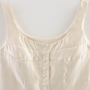 Eleganteres, ärmelloses Satin-Top in Champagner mit U-Ausschnitt und vorderer Knopfleiste