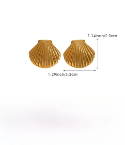 Detailed size and weight specs for these gold stainless steel seashell earrings