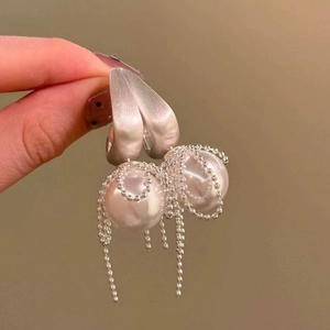 Chic Large Artificial Pearl Tassel Drop Earrings With Silver Earring Post Alloy Metal Fringe Minimalist Luxury Jewelry For Women