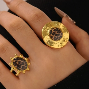 Vintage Stainless Steel Leopard Print Open Ring For Women 18K Gold Plated Niche Design Geometric Statement Finger Ring Jewelry