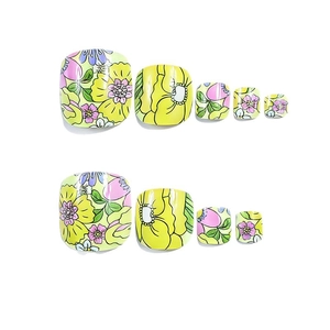 Glänzende künstliche Zehennägel mit gelbem Blumenmuster und grünen Blattdesigns