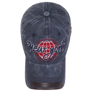 Casquette de baseball bleu marine délavée avec broderie New York et empiècement en cuir
