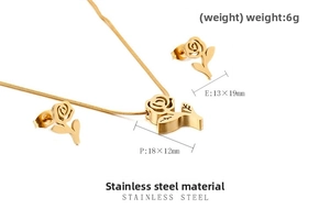 Details und Maße des goldene Rose Schmucksets inklusive Schlangenkette und Stecker