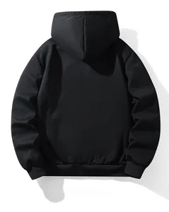 Vue arrière d'un sweat à capuche noir épais doublé de polaire avec des poignets côtelés
