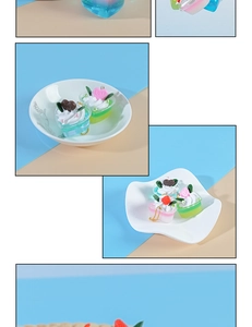Détail d'un porte-clés sundae miniature avec crème simulée et petit charme de cœur