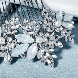 Elegant rhinestone wedding hair comb with pearls and marquise stones for bridal styling