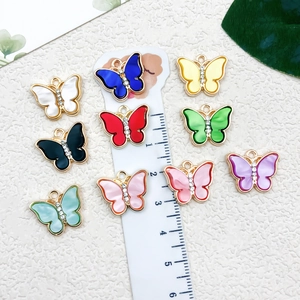 Pendentifs papillons colorés en alliage émaillé avec strass et règle de mesure