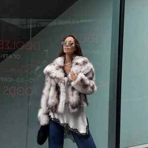Women Faux Fur Jacket Mottled Spotted Pattern Lapel Collar Zipper Short Coat Plush Autumn Winter High End Urban Fashion