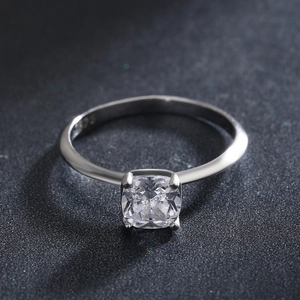Elegant s925 sterling silver ring with square cut clear zircon and four-prong setting
