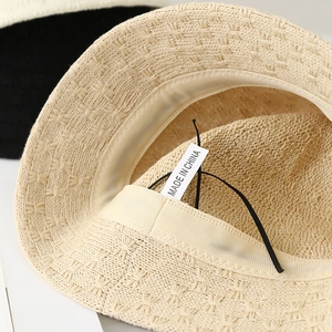 Cappello da sole beige intrecciato stile giapponese con fascia parasudore e sottogola