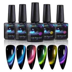 Detalle de frascos de esmalte de gel ojo de gato arcoíris y muestras de colores vibrantes