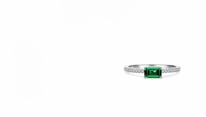 Macro detail of emerald cut S925 sterling silver ring with 0.8ct lab diamond