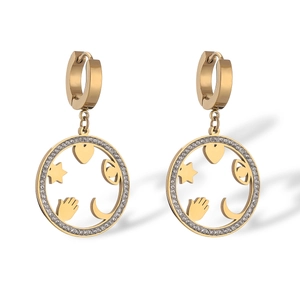 Boucles d'oreilles géométriques dorées avec symboles célestes et cristaux brillants