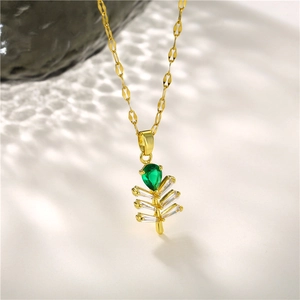 Leaf Pendant Necklace Titanium Steel Chain 18K Gold Plated Brass Zircon Inlaid Clavicle Jewelry For Women