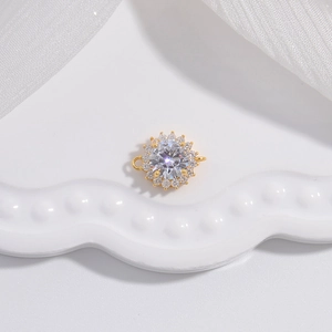 Pendentif tournesol doré avec zircone blanche et doubles connecteurs pour bijoux
