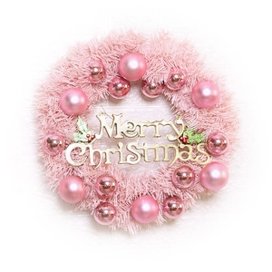 30cm rosa Weihnachtskranz mit matten Kugeln und goldenem Merry Christmas Schriftzug