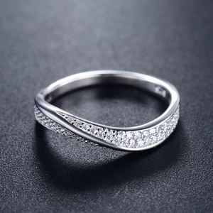Elegant S925 sterling silver wavy crisscross ring for women with cubic zirconia inlay