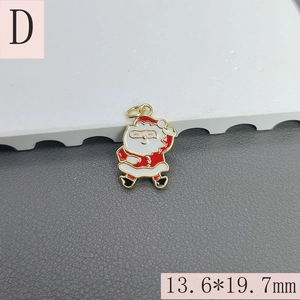Detailansicht des Weihnachtsmann Emaille-Anhängers für Schmuck, Größe 13,6x19,7mm.