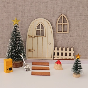Miniatur Weihnachtsdeko Set mit Wichteltür aus Holz, Tannenbäumen und Briefkasten