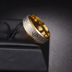 8mm Nordischer Wikinger Ring aus gebürstetem Edelstahl in Silber und Gold Optik