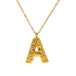 Damen Halskette aus 18K vergoldetem Edelstahl mit Lava-Textur Buchstabe A