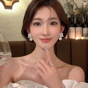 Elegant snowflake pearl drop earrings and jewelry set for women in silver finish