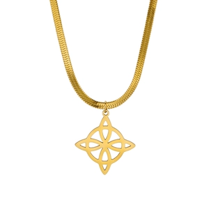 Goldene Wikinger Halskette mit keltischem Knoten Anhänger und eleganter Schlangenkette