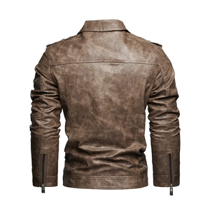 Schmal geschnittene Herren-Lederjacke in Braun mit Rückennaht und Reißverschlussbündchen