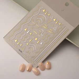 Minimalistische Gold- und Silbernagelaufkleber mit geometrischen Wellenlinien und Herzmustern