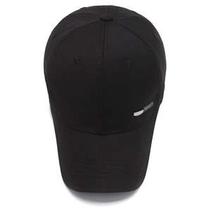 Casquette de baseball noire classique en coton avec badge latéral Sport en métal