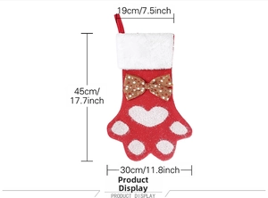 Dimensions détaillées de la chaussette de Noël en forme de patte avec peluche