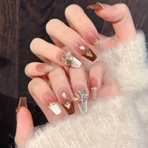 Faux ongles œil de chat français avec dégradé d'automne et accents de diamants de luxe