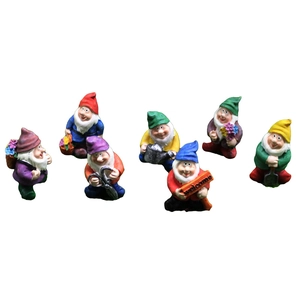 7-piece colorful resin garden gnome set with a welcome sign for moss micro landscapes