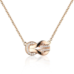 Detailansicht der Unendlichkeitsschleife Halskette mit funkelnden Zirkonia in Roségold