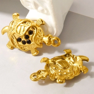 304 stainless steel turtle pendant with 18k gold plating and black stones for DIY jewelry