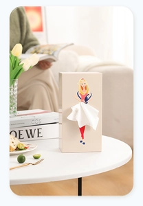 Caja de pañuelos crema vertical con ilustración creativa de niña y falda de papel suave