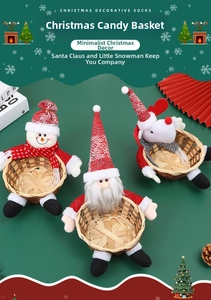 Ensemble de paniers à bonbons de Noël avec peluches du Père Noël, d'un bonhomme de neige et renne