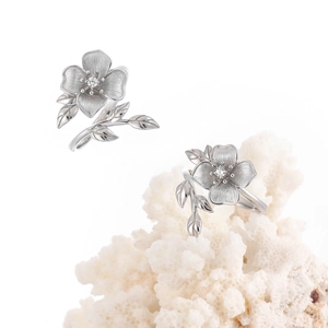 Elegant S925 sterling silver flower ring with zircon diamonds on white coral stone