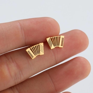Boucles d'oreilles accordéon dorées avec détails précis du soufflet et des touches