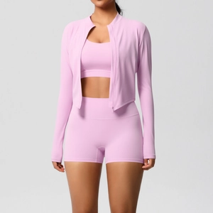 Détails de l'ensemble de yoga rose 3 pièces avec veste, brassière et short de sport