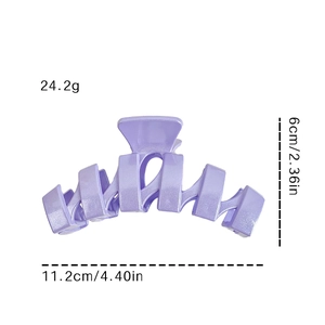 Pince à cheveux ondulée violet clair avec fini perlé, mesurant 11,2 cm de longueur