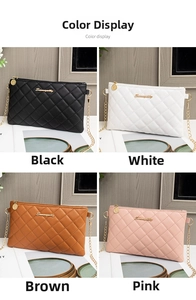 Détails des sacs à bandoulière matelassés en noir, blanc, marron et rose avec chaînes